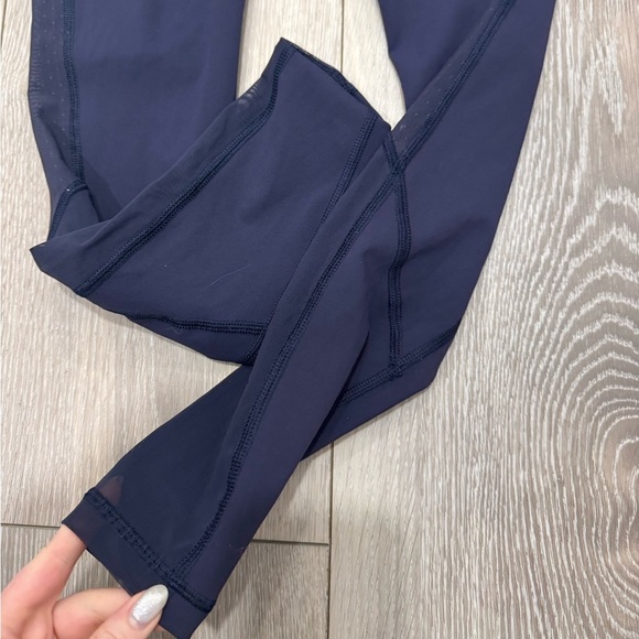 Lululemon Body Con Tight Midnight Navy size 6 like new - Picture 5 of 8